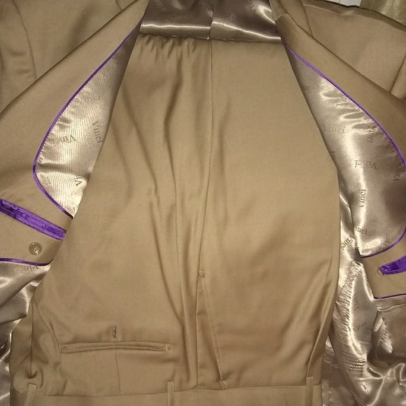 Multiple suits - Picture 3 of 6